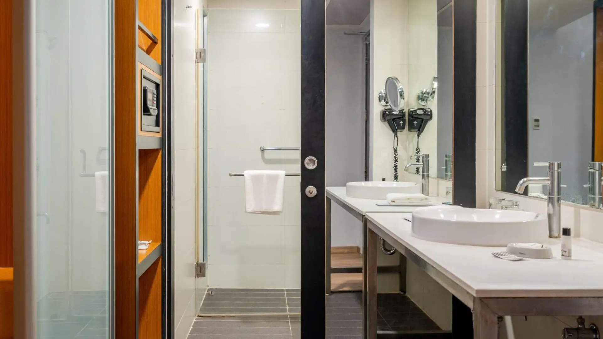 Sunday Hotel Chandigarh Zirakpur
