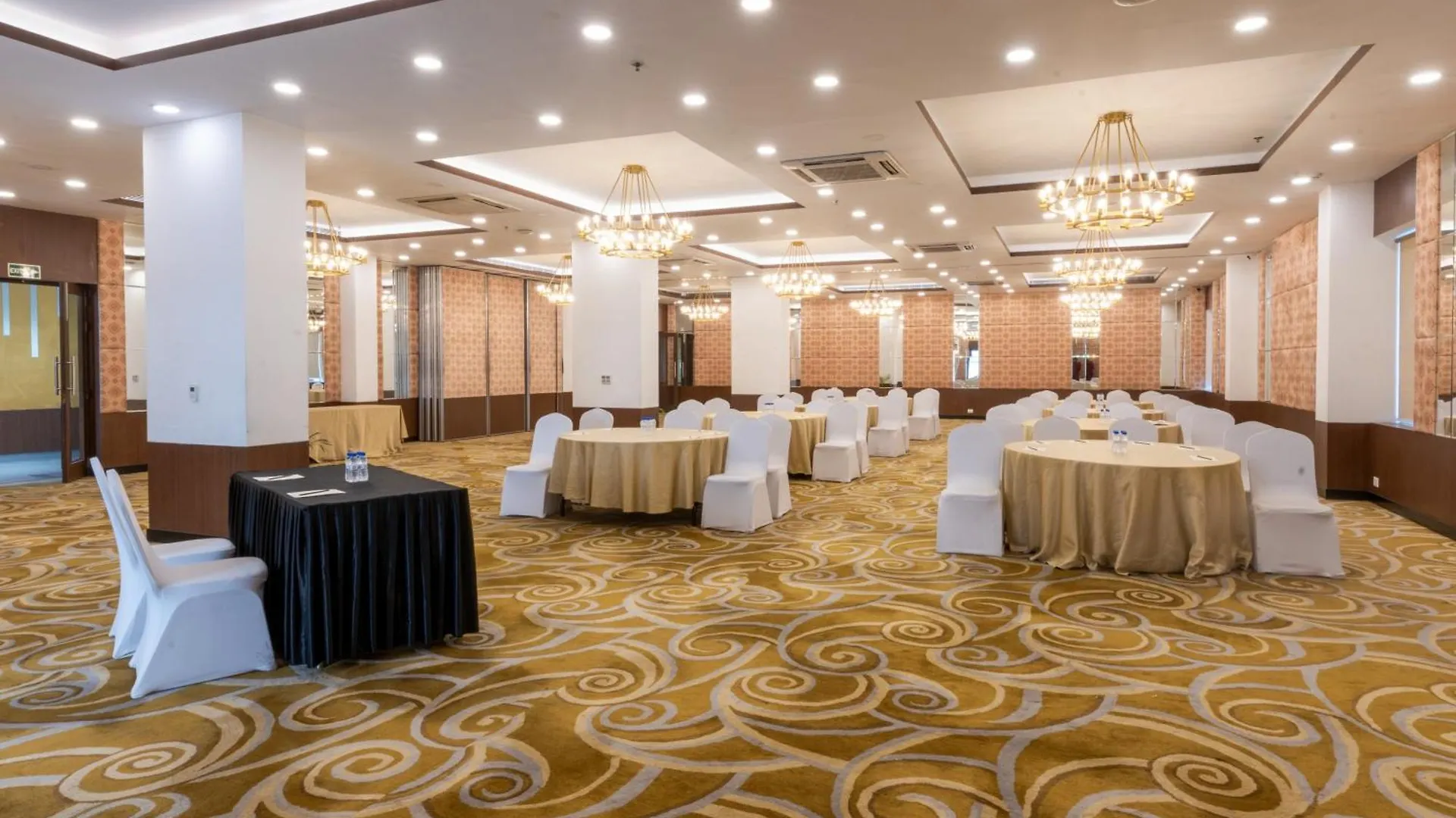 Sunday Hotel Chandigarh Zirakpur