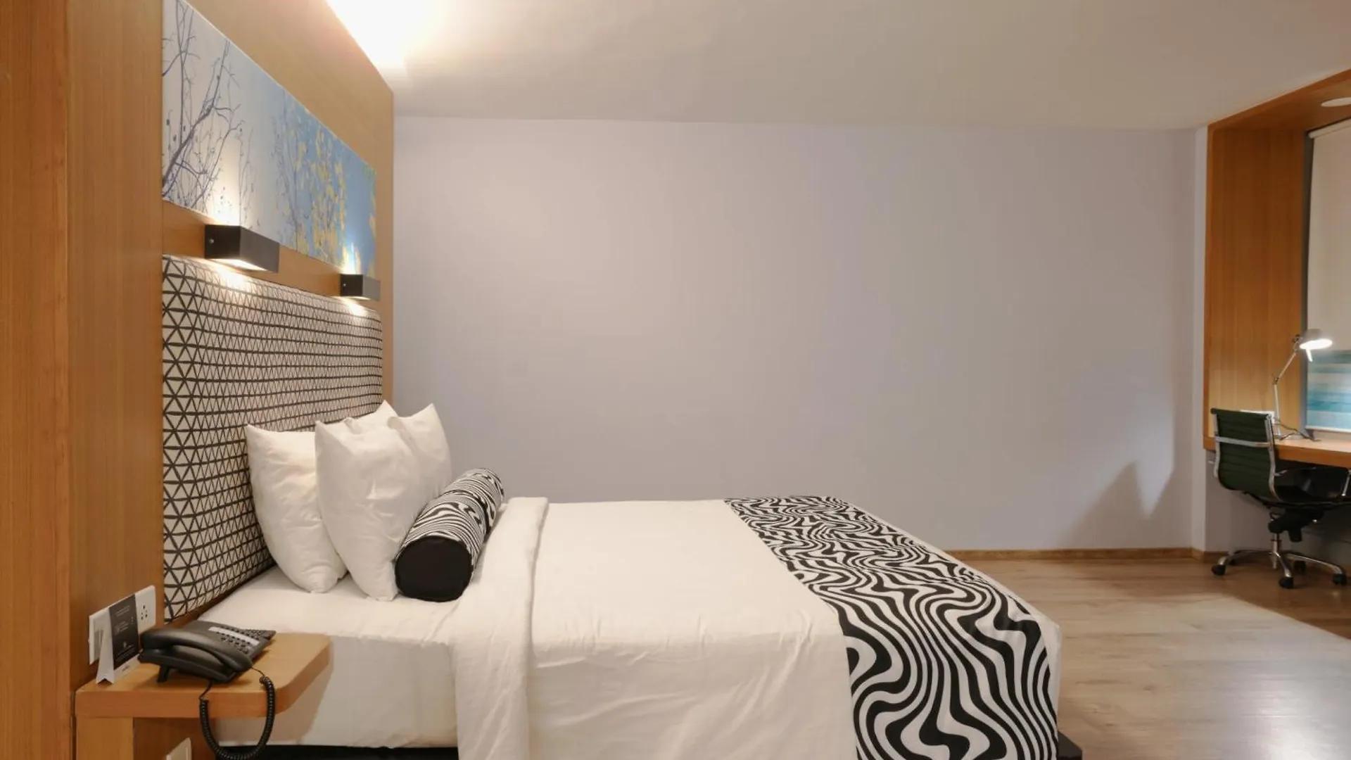 *****  Sunday Hotel Chandigarh Zirakpur India