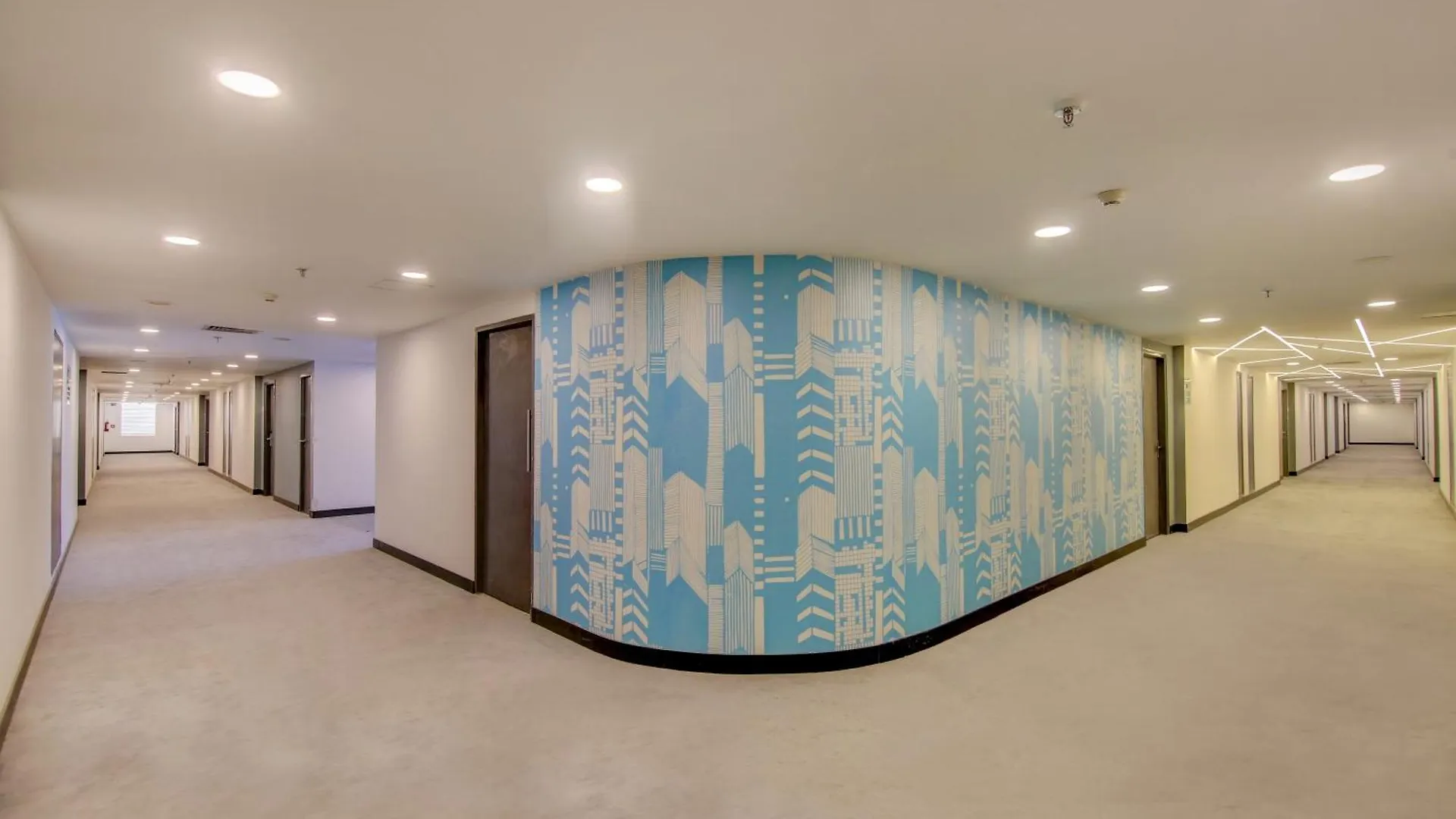 *****  Sunday Hotel Chandigarh Zirakpur India