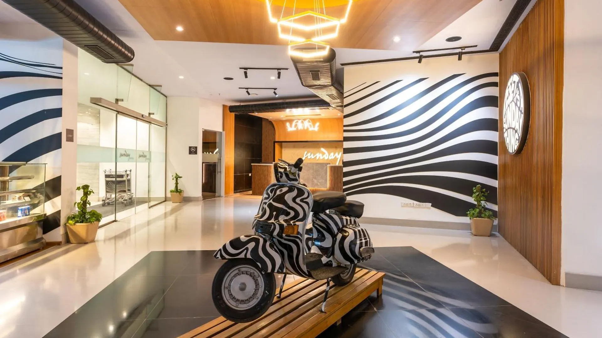 Sunday Hotel Chandigarh Zirakpur 5*,